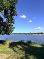 Renovated Lakefront Luxury retreat by Legoland - Bed and Breakfast Lake Hamilton