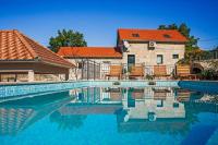 Holiday house Buljanovi Dvori with private pool - Chambres d’hôtes Runović