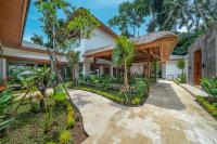 Exclusive 12BR Ubud Twin Villas with Jacuzzi, Slide! - Bed and Breakfast Ubud