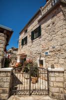 Villa Tudor - Bed and Breakfast Grohote