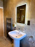 Camera Standard Doppia con Letti Singoli con Bagno in Comune