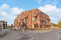 Heart of York Retreat, 2BR near Shambles, Free Parking & Gym, City Centre - Chambres d'hôtes York