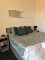 Ideal for contractors - Monthly stays welcome - Bills included - B&B Boston