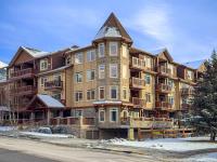 Modern 1 Bedroom Retreat with Sofa Bed Comfort & Convenience Combined - B&B Canmore