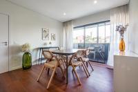 Nomad's Lux - 2bdr & Parking Flores Square Porto - B&B Porto