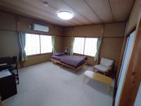 Einzelzimmer mit Gemeinschaftsdusche und -WC