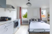 Spacious 1-Bedroom Apartment for 4, 15 min from Gare de Lyon, 3-Star Comfort - B&B Charenton-le-Pont