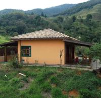 Chalé Bem-te-vi Vista espetacular da Serra da Mantiqueira - B&B São José dos Campos