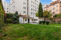 Quiet Central 3BR House Perfect for Groups - Chambres d'hôtes Bratislava
