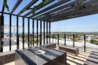 Luxe Apartment - Pool, Gym, Parking, Sky Rooftop - Chambres d’hôtes Newcastle