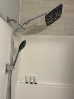 Luxury Downtown Cityview Suite Skywalk Access and Free Garage Parking - Ferienwohnung Indianapolis