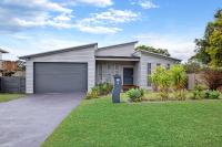 Beach Bliss - pet-friendly central Vincentia home - B&B Vincentia