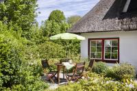 Reetdachhaus nahe der Ostsee mit Sauna und Garten - Bed and Breakfast Manhagen