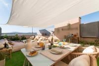 Penthouse with Private Terrace & Pool Access - B&B Cornellà de Llobregat