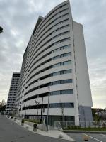 Stylish Ava Towers Apartments by Glam with Parking - Ferienwohnung Suceava