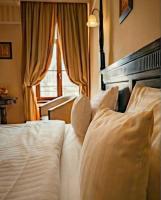 Luxury Mocioni Square Suite with Scenic Views - Bed and Breakfast Timişoara