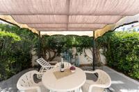 Apartment mit 2 Schlafzimmern und Terrasse