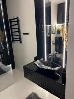 Premium Apartment with Garage & Smart Lock Katowice City Center - B&B Katowice