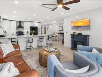 Walk to Beach Family Pool Home in Naples - Chambres d'hôtes Naples