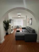 3BR Home, Parking, Families, Contractors, Wi-Fi - B&B Liverpool