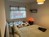 3BR Home, Parking, Families, Contractors, Wi-Fi - B&B Liverpool