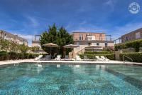 Sunset View apartment - modern three bedroom apartment with sea view and pool - B&B Povljana