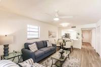 Park Shore Resort 2nd Floor - Serene Waterfall - B&B Naples