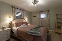 Quiet Cottage In The Woods, with Hot Tub! - B&B Glenmoore