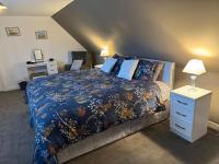 Double or Twin Room with Shared Bathroom