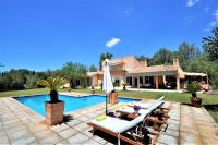 Villa Oasis, Private Pool, Tennis Court & Nature in Bunyola - Bed and Breakfast Bunyola