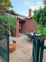 Tily's Place - Ferienwohnung Parkes