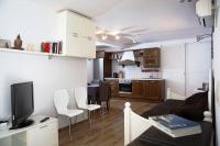 Apartment Roko - B&B Omiš