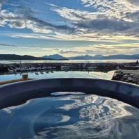 Camp Solbergfjord - Modern sea lodges - B&B Dyrøy