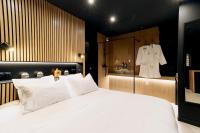 Oraya Suite - Private Movie Theater & Spa - - B&B Caux