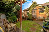 Colourful Victorian Cottage, wood burner, garden - Chambres d'hôtes Bristol