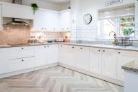 Ty Whiteford - 6 Bed Holiday Home - Llanrhidian - B&B Llanrhidian