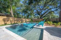 Cozy Retreat w/ Heated Pool & Yard Near Downtown - B&B Tampa