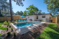 Cozy Retreat w/ Heated Pool & Yard Near Downtown - B&B Tampa