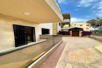 Aabrine Breeze - Cozy 3-BR Apt Near Batroun - B&B Aabdîne