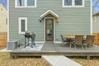 Near Indy Attractions • Deck • Patio • Fenced Yard - B&B Indianapolis