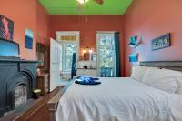 Peaceful retreat w balcony near French Quarter - Chambres d'hôtes La Nouvelle-Orléans