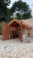 Chácara São Francisco - Águas de Lindóia - Piscina, churrasqueira e 3 quartos - Até 7 hóspedes - B&B Águas de Lindóia