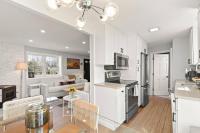 Modern West End Retreat w/ 2BR, AC, Parking, Patio - Bed and Breakfast Provincetown