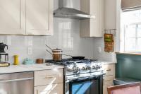 Modern Design - Walk to Galleries + Beach + Dining - B&B Provincetown
