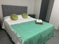 Departamento moderno céntrico con piscina 2 Habitaciones 2 Baños - Chambres d’hôtes Chillán