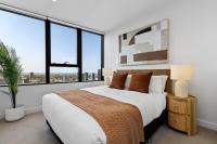 Modern Docklands Apartment River Views Near CBD - B&B Melbourne