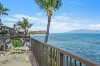 Hale Ono Loa 212-Updated Oceanfront 1 bedroom West Maui condo - Ferienwohnung Lāhainā