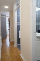 Cosy 2-Bed Flat in the Heart of Prestwich Village - Chambres d'hôtes Manchester