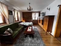 Apartment with Mountain View