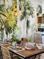 Villa avec Piscine & Jacuzzi privé, à Ste Suzanne - B&B Sainte-Suzanne